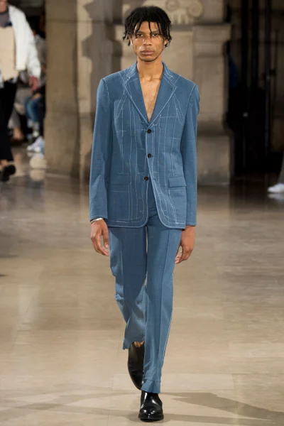 Look 17